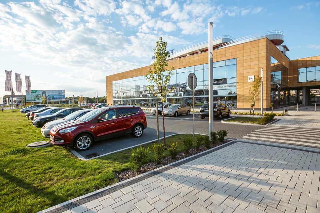 Apartament Em Klimatyzacja&Parking Rzeszów Kültér fotó
