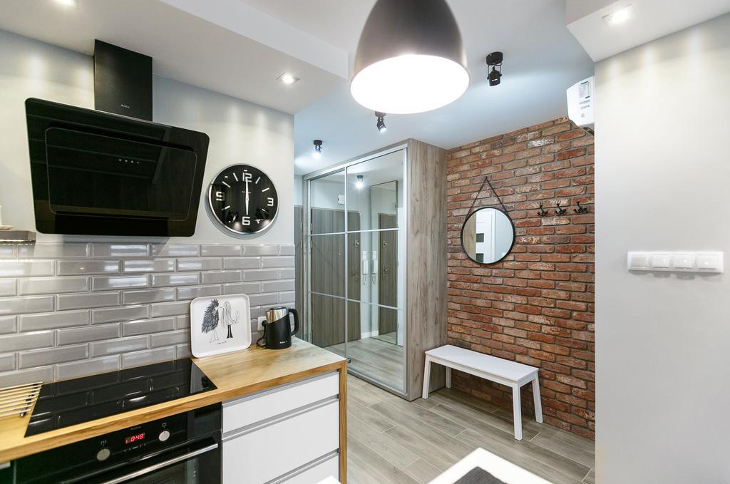Apartament Em Klimatyzacja&Parking Rzeszów Kültér fotó