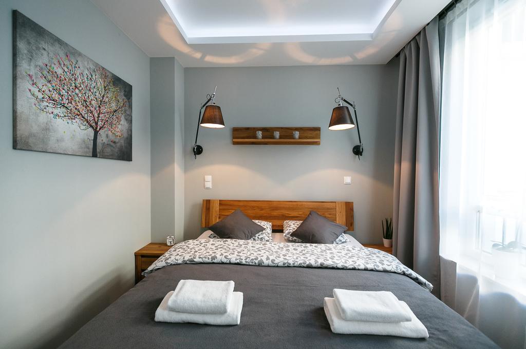 Apartament Em Klimatyzacja&Parking Rzeszów Kültér fotó