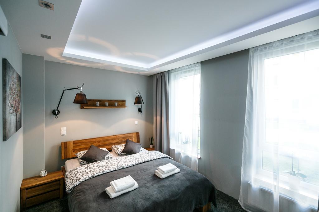 Apartament Em Klimatyzacja&Parking Rzeszów Kültér fotó