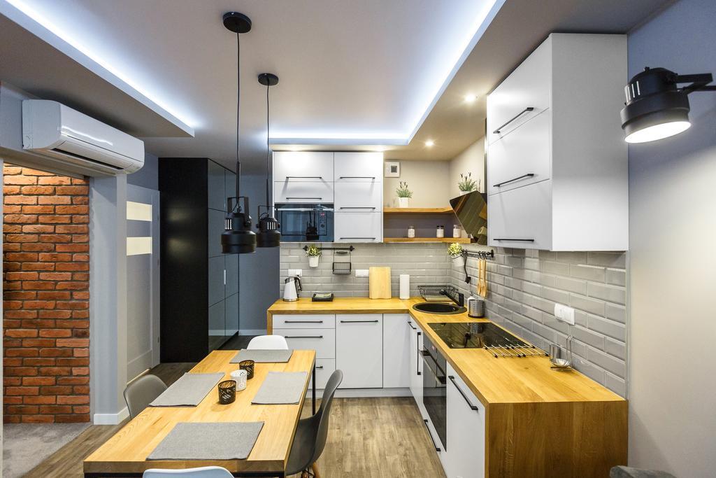 Apartament Em Klimatyzacja&Parking Rzeszów Kültér fotó