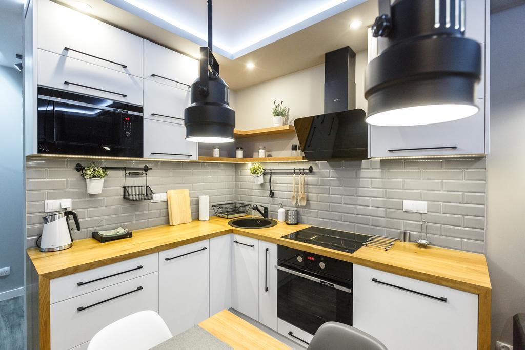 Apartament Em Klimatyzacja&Parking Rzeszów Kültér fotó