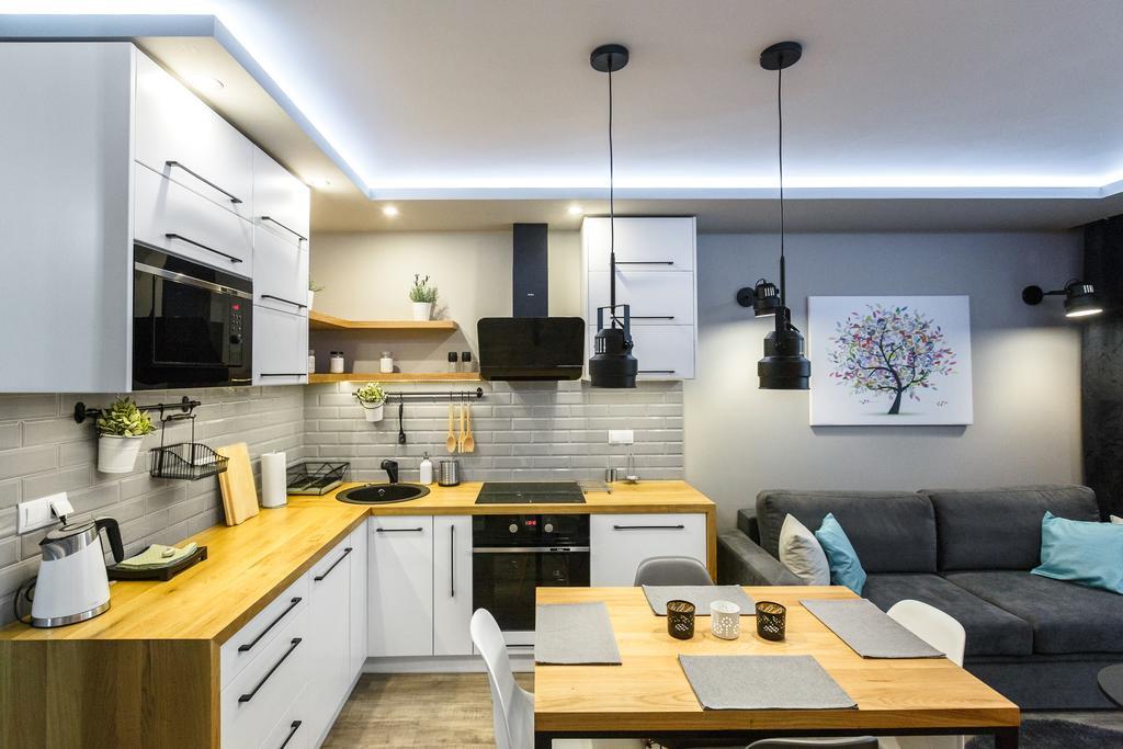 Apartament Em Klimatyzacja&Parking Rzeszów Kültér fotó