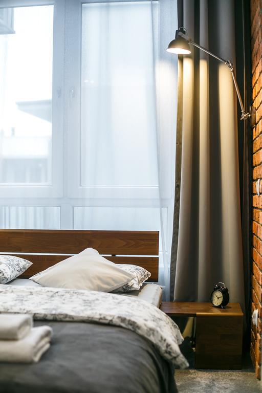 Apartament Em Klimatyzacja&Parking Rzeszów Kültér fotó