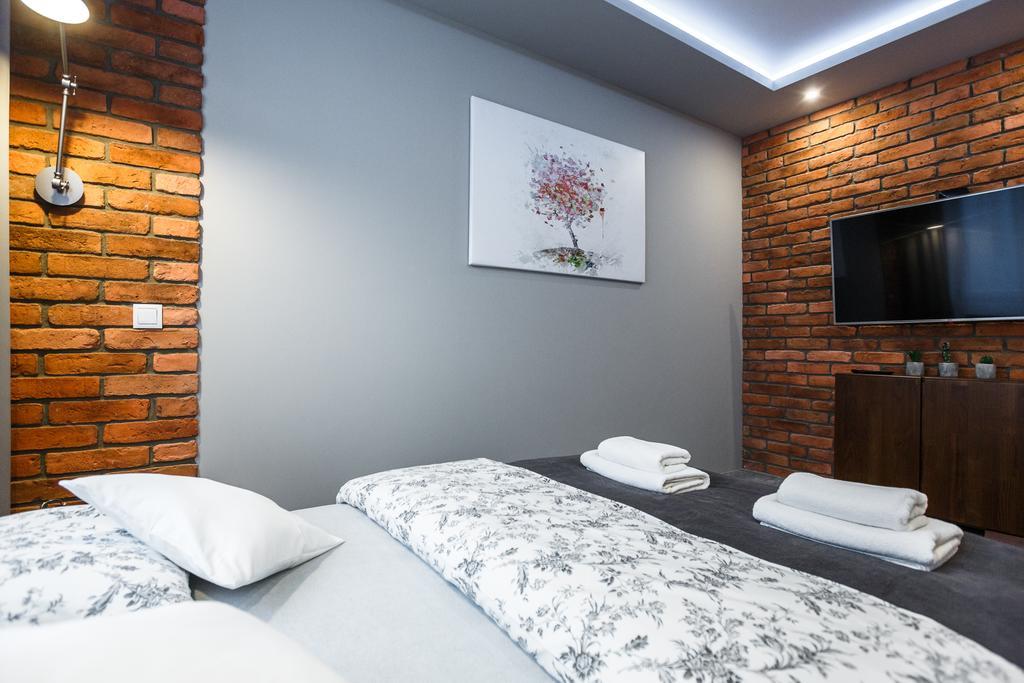 Apartament Em Klimatyzacja&Parking Rzeszów Kültér fotó