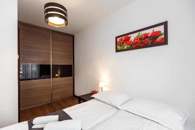 Apartament Em Klimatyzacja&Parking Rzeszów Kültér fotó