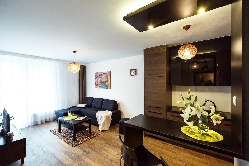 Apartament Em Klimatyzacja&Parking Rzeszów Kültér fotó