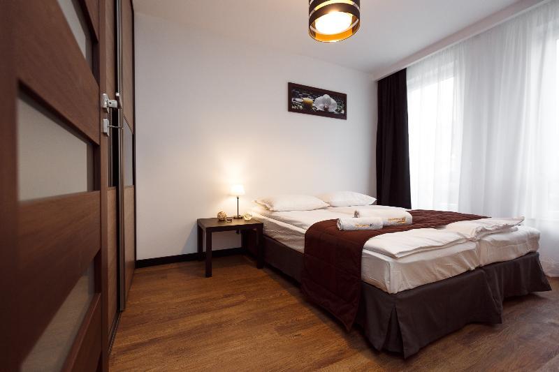 Apartament Em Klimatyzacja&Parking Rzeszów Kültér fotó