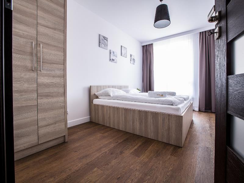 Apartament Em Klimatyzacja&Parking Rzeszów Kültér fotó